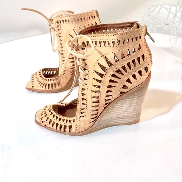Jeffrey Campbell Laser Cut Rodillo Hi Wedge Lace Up Tan Gladiator Sandal Size 5 - Picture 8 of 11